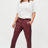 PANTALON RAYAS CUERO