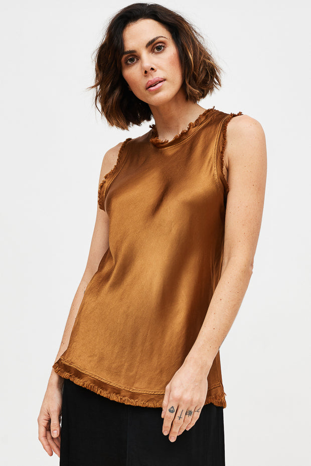 TOP CAMELIA