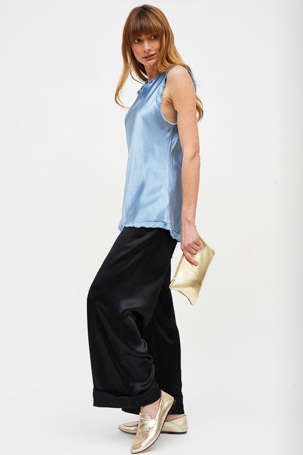 TOP CAMELIA