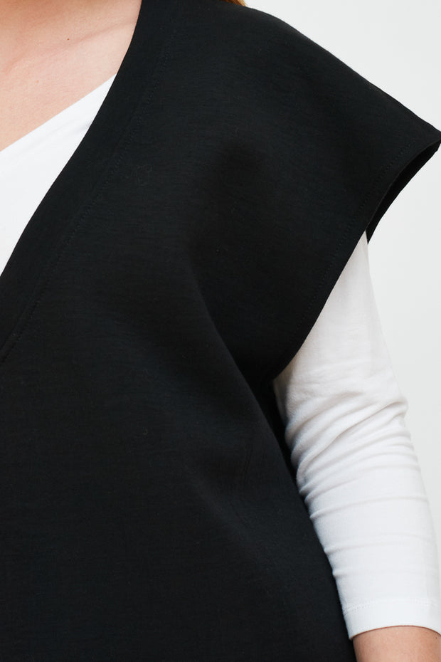 POLERA ARI SIN MANGAS
