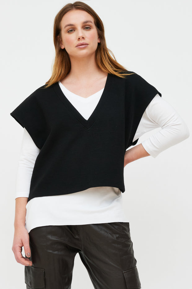 POLERA ARI SIN MANGAS